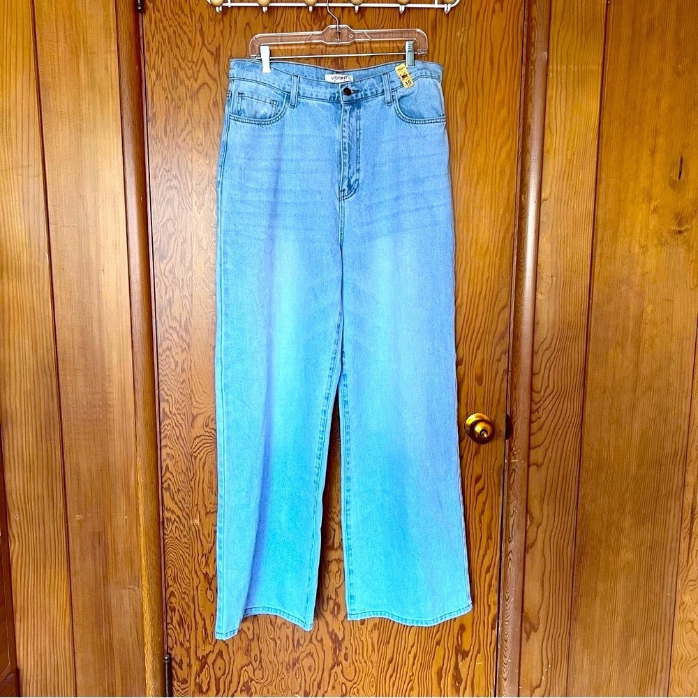 Vibrant M.I.U. Light wash Wide leg Jeans size 15 NWT